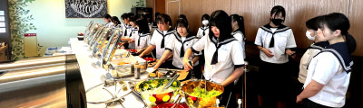 修学旅行③朝　女子